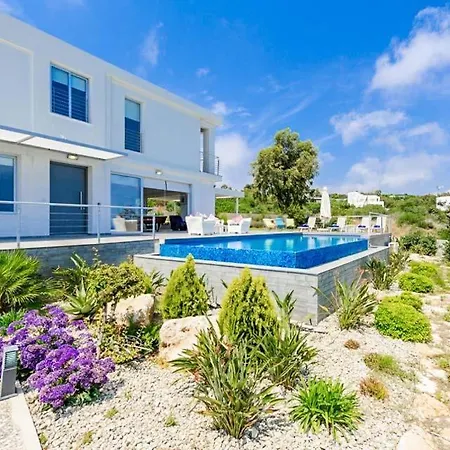 Βίλα Sleeps 8 With Pool Air Con And Wifi *