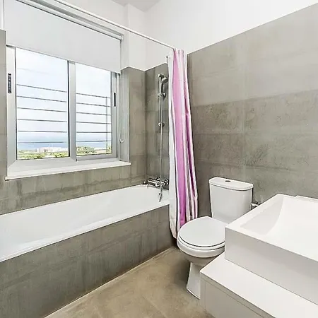Βίλα Sleeps 8 With Pool Air Con And Wifi *