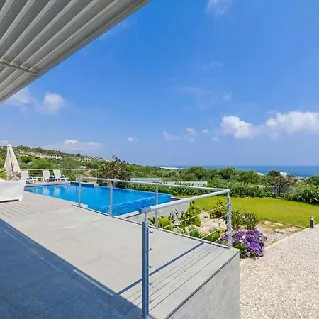Sleeps 8 With Pool Air Con And Wifi Villa *